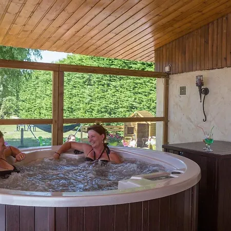 Campsite Domaine Des Epinettes 2*