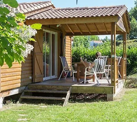 אתר קמפינג Domaine Des Epinettes 2*