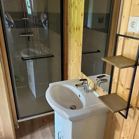 Domaine Des Epinettes 2* Saint-Romain-de-Jalionas